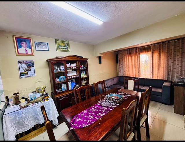 7 BEDROOM HOUSE FOR SALE IN CASTLEHILL